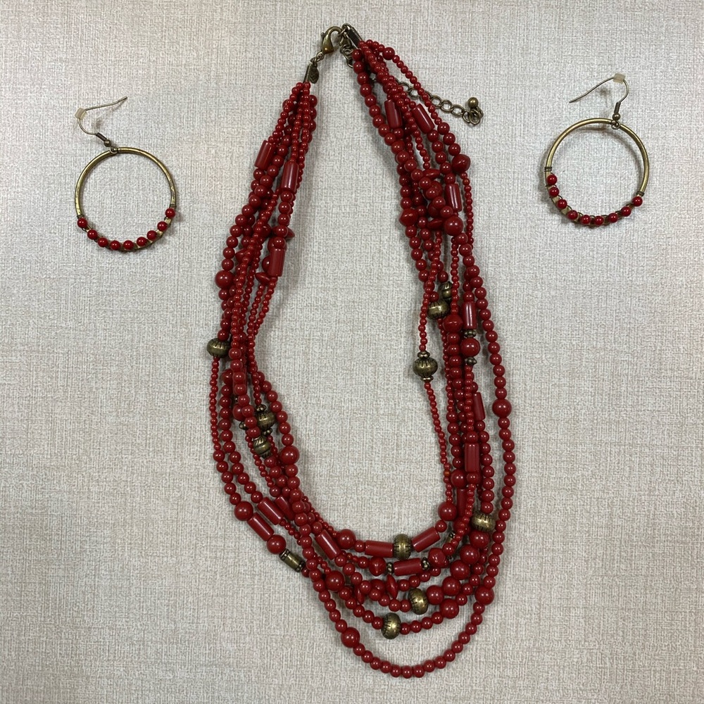 Necklace and earring set